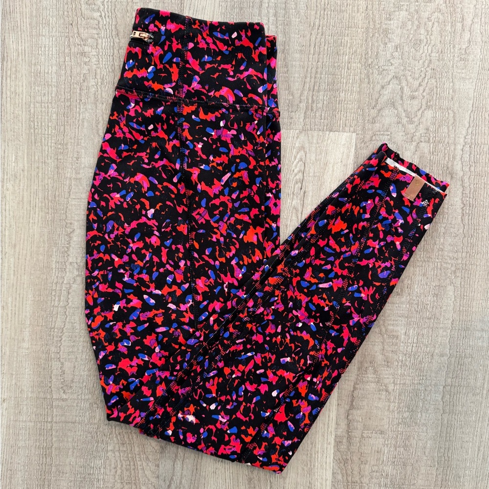 Lou & Grey Colorful Patterned Leggings